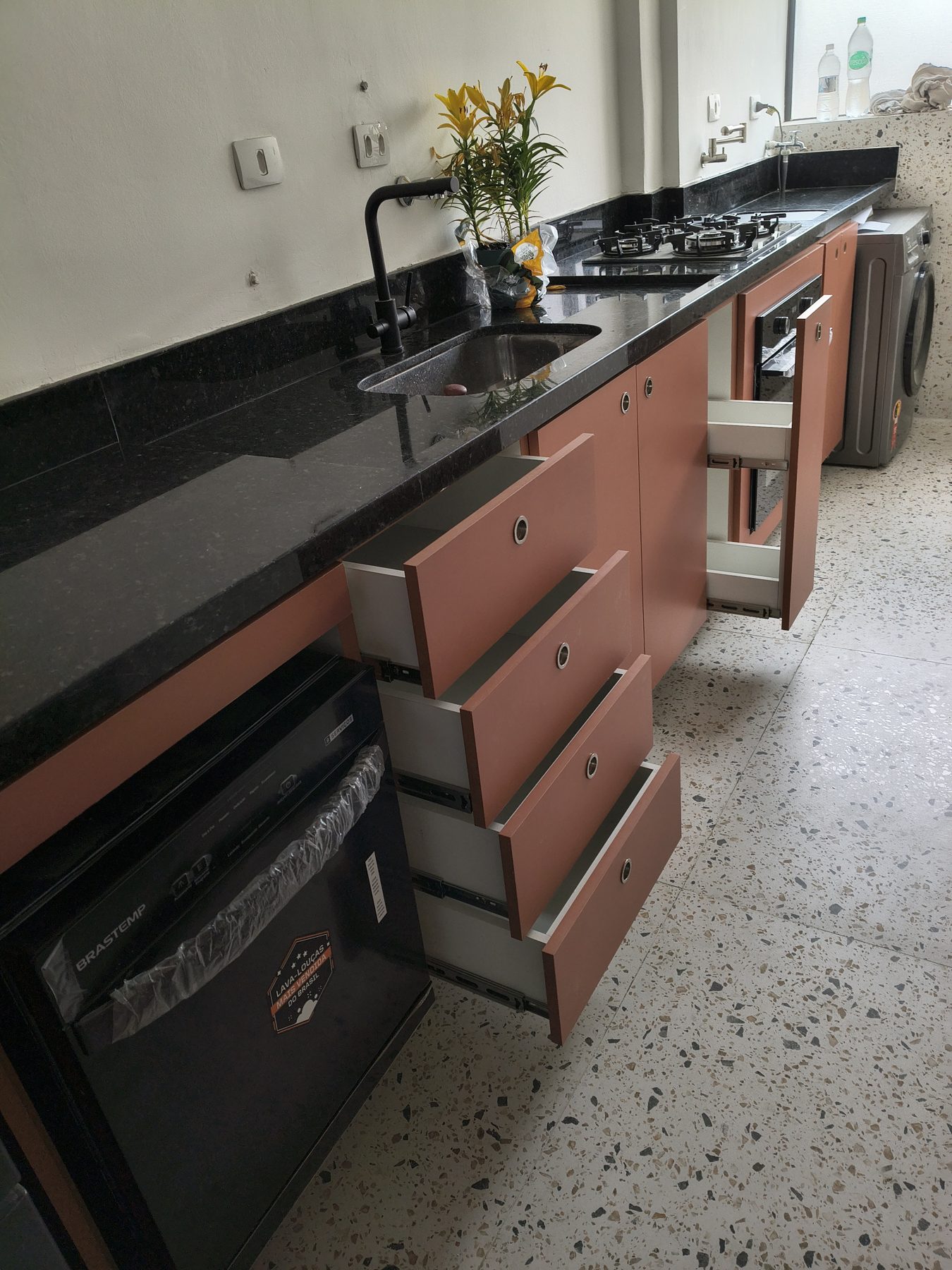 Cozinha e Banheiro Completo, Ambientes Integrados por Aluma Planejados, foto 3
