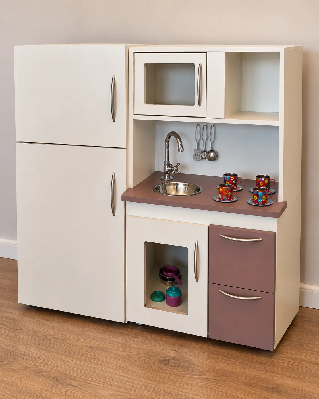 Mini cozinha infantil creme e malva — detalhe